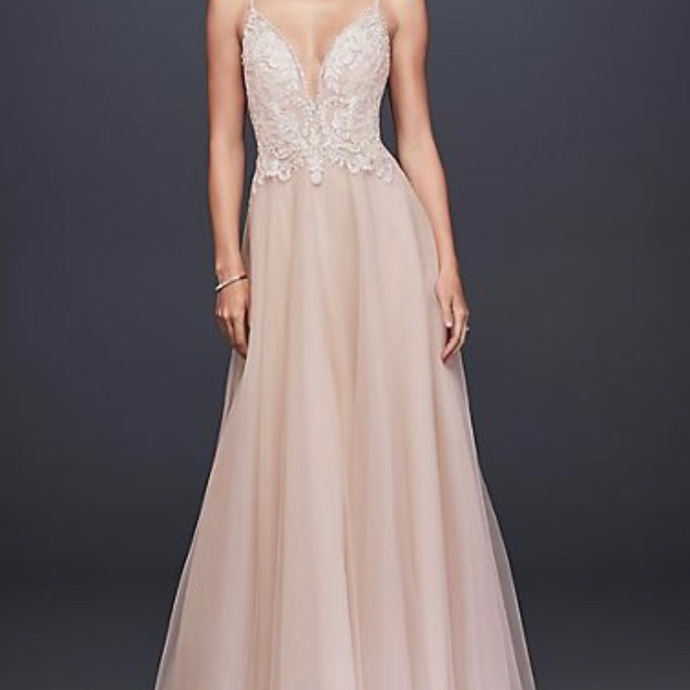Never worn wedding gown! - Picture 2 of 4
